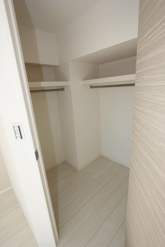 Non-living room. Walk-in closet