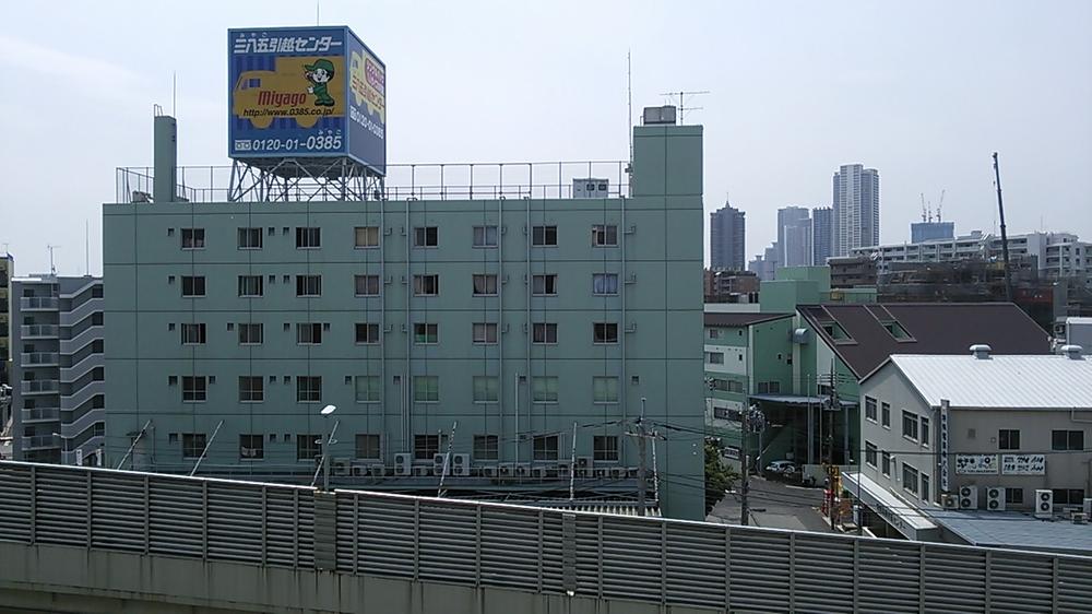 View photos from the dwelling unit. ■ Good day every south-facing balcony