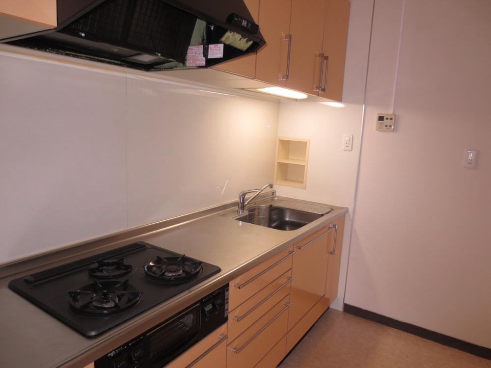 Kitchen. Heisei 15 years April new exchange