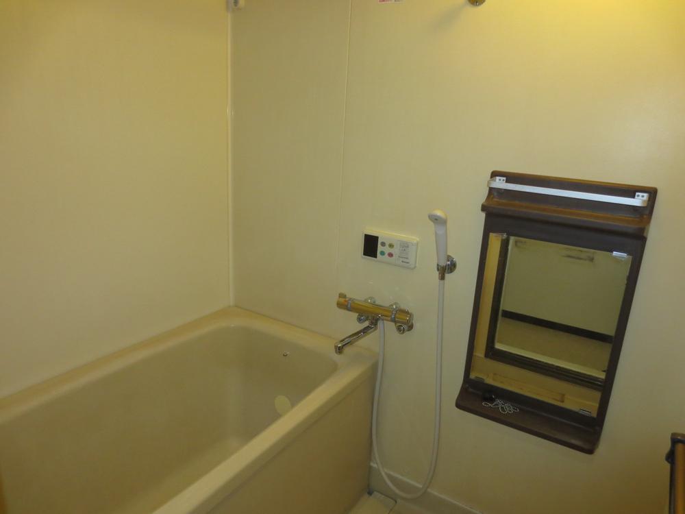 Bathroom. April 2003 gas water heater exchange