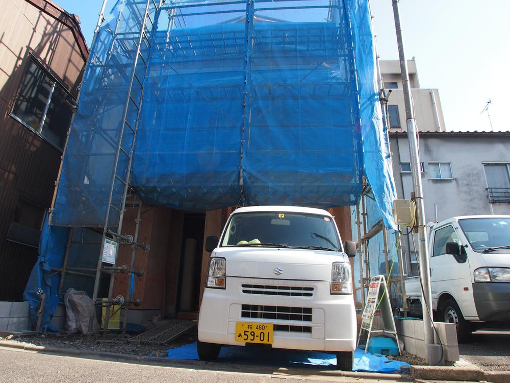 Local appearance photo. Local (11 May 2013) Shooting