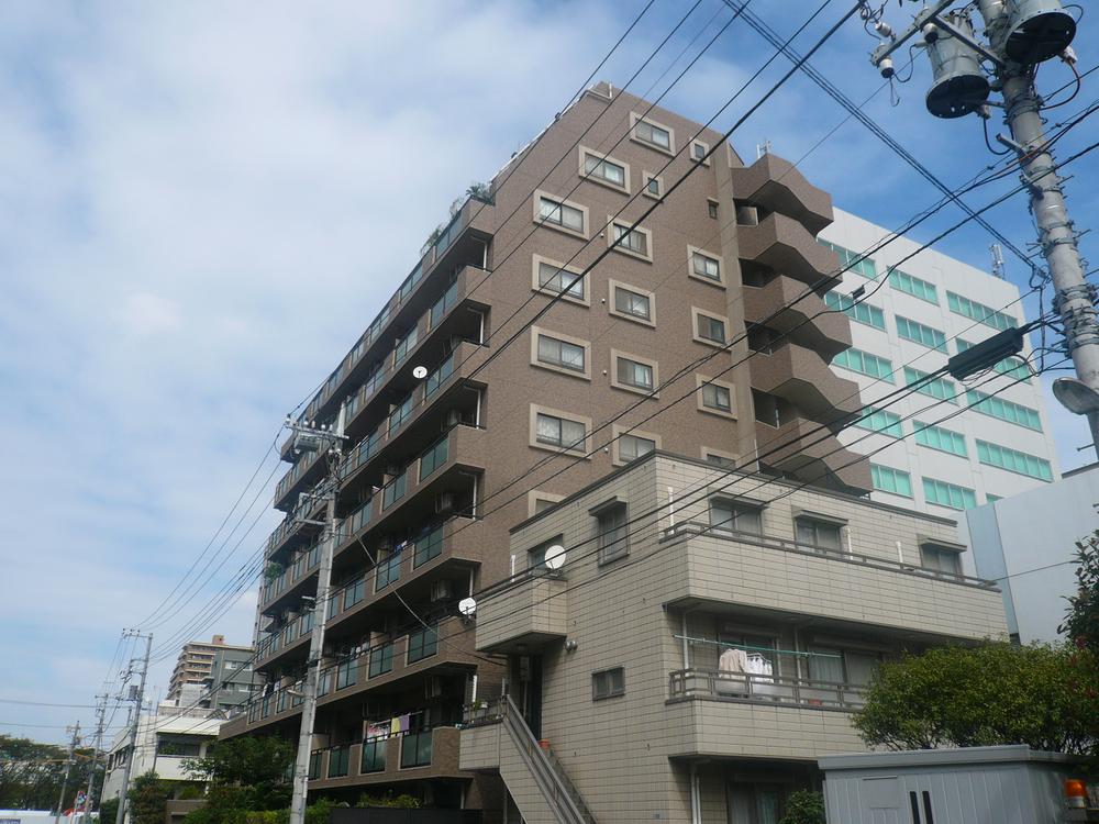 Local appearance photo. Local (10 May 2013) Shooting