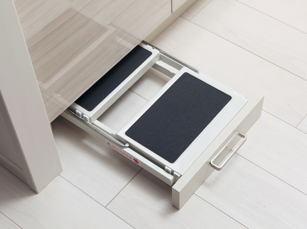 Kitchen.  [Width wood storage stepladder] It can be stored a folding stepladder troubled with location to Habaki part.