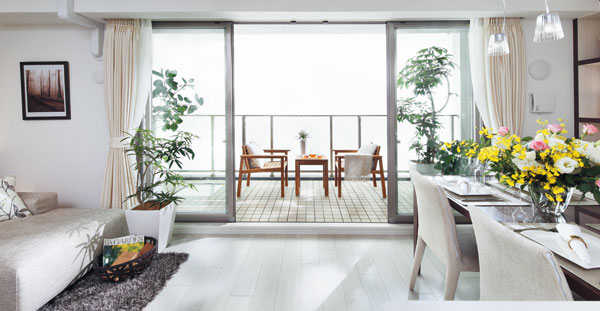 Living.  [Living-dining]  ※ The photos below, Model room (F type ・ Which was taken a menu plan) in June 2013, It is included those of some options such as paid. Also, In fact a slightly different is subjected to some CG processing.  ※ Paid option ・ There is a deadline application for free select, There is also dwelling unit that has been already closed