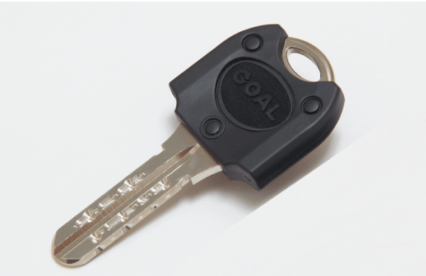 Security.  [Non-contact key] You can unlock the auto lock in only holding the key. This is useful when both hands are busy. (Same specifications)