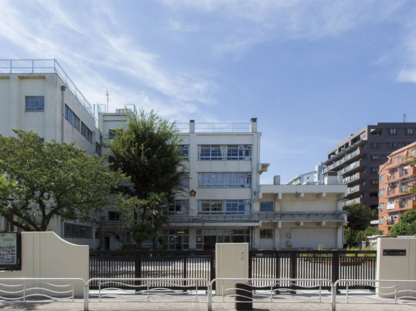 Surrounding environment. The second sand the town elementary school (about 780m / A 10-minute walk)