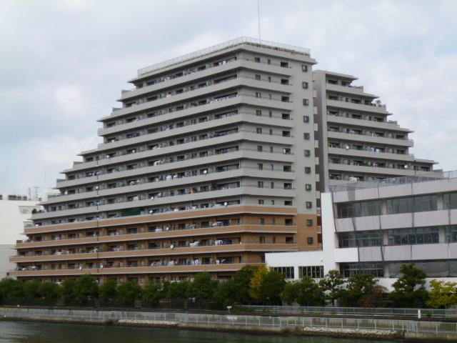 Local appearance photo. Local (11 May 2013) Shooting