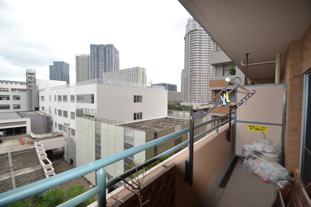 View photos from the dwelling unit. View from the site (November 2013) Shooting