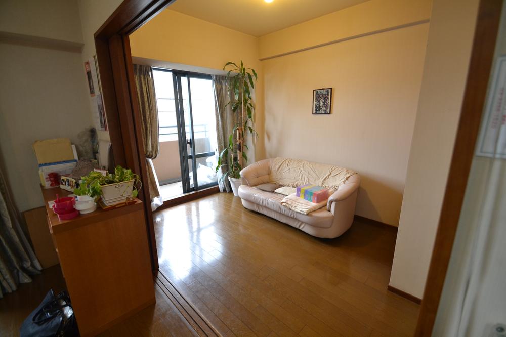 Non-living room. Indoor (11 May 2013) Shooting