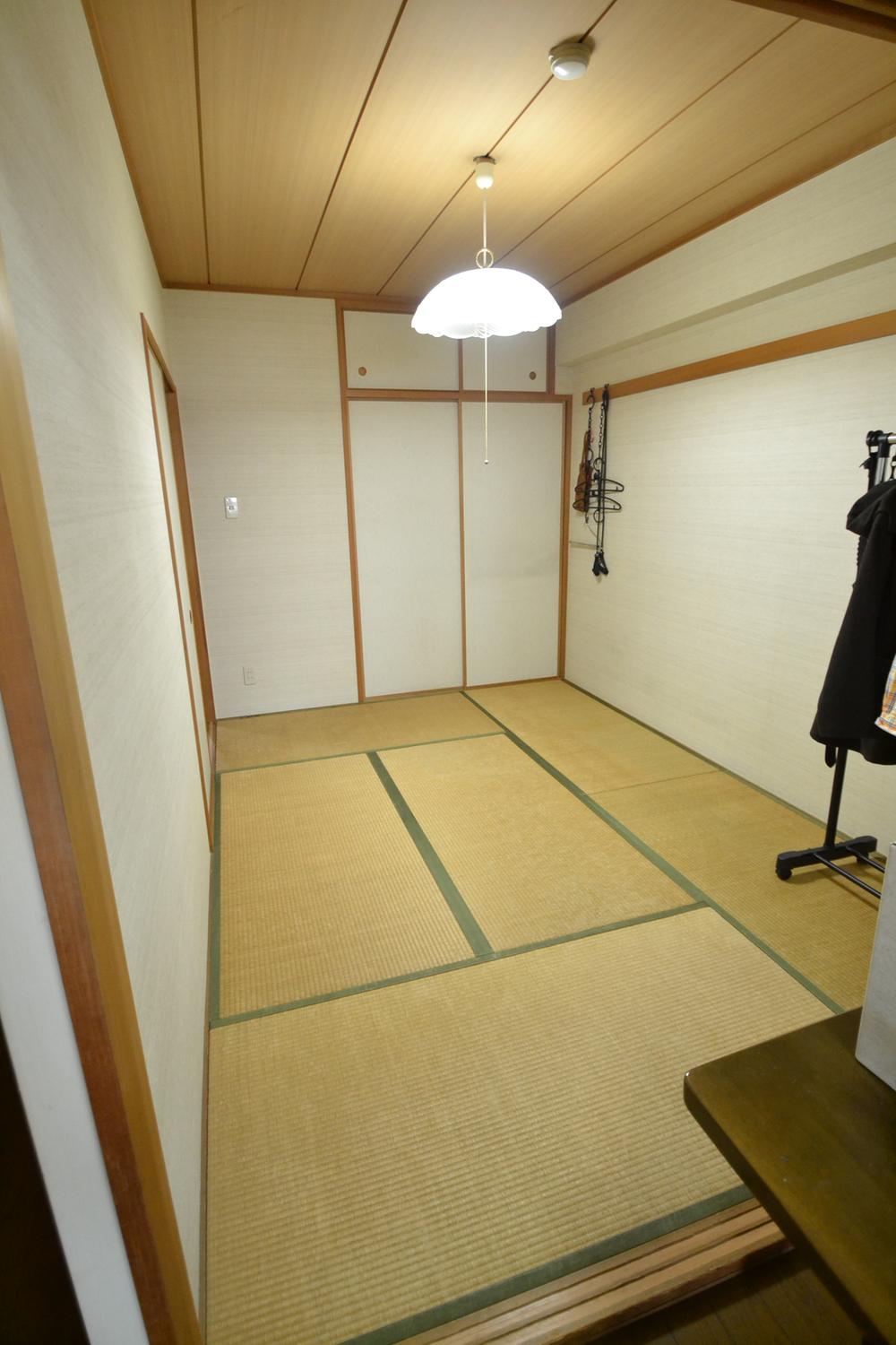 Non-living room. Indoor (11 May 2013) Shooting