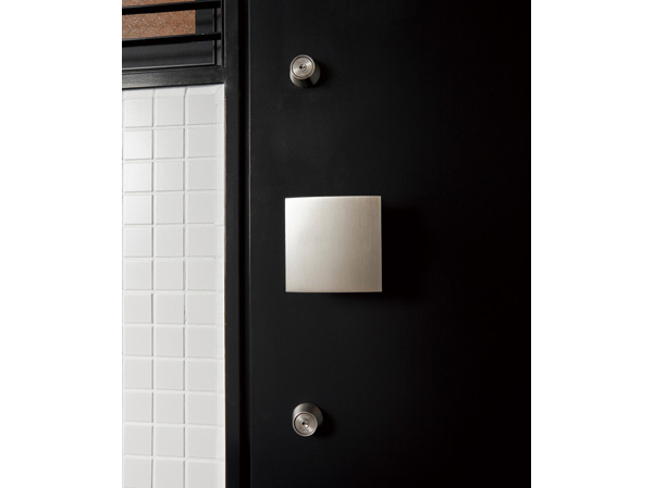 Other.  [Push-pull handle] To the entrance door, Push ・ It has adopted a push-pull handle that can be easily opened and closed by a simple operation of only draw. This is useful when luggage often return home.