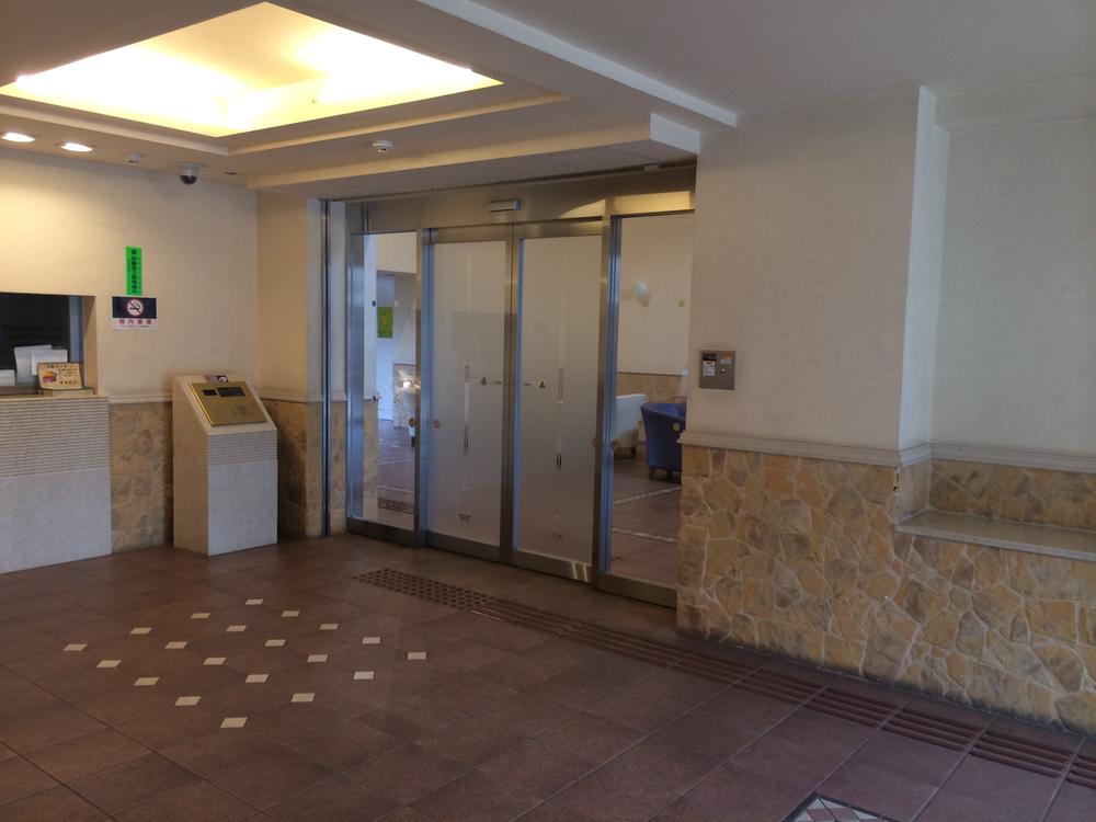 Entrance. Common areas