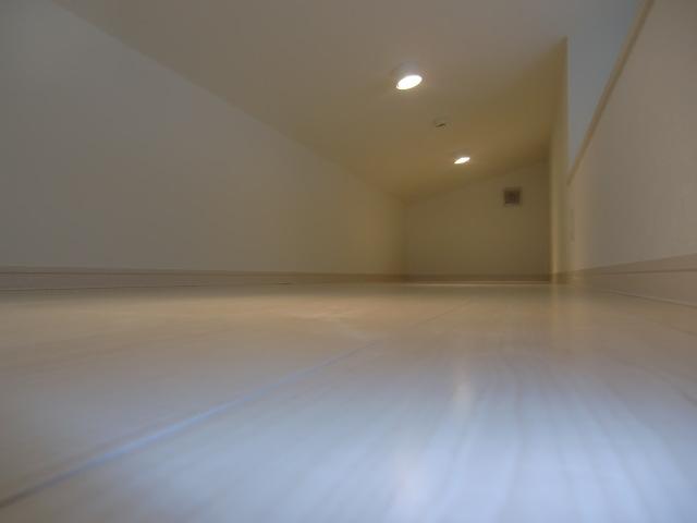 Other introspection. Also with loft, Storage capacity high is. 