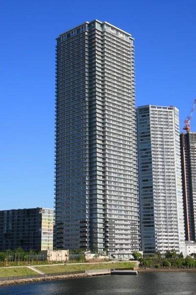 Local appearance photo. 2004 Built in stylish Tower apartment!