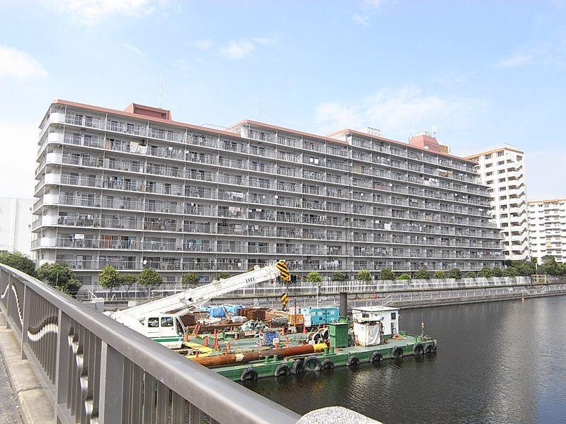 Local appearance photo. Appearance of large-scale community condominium of the total number of units 243 units