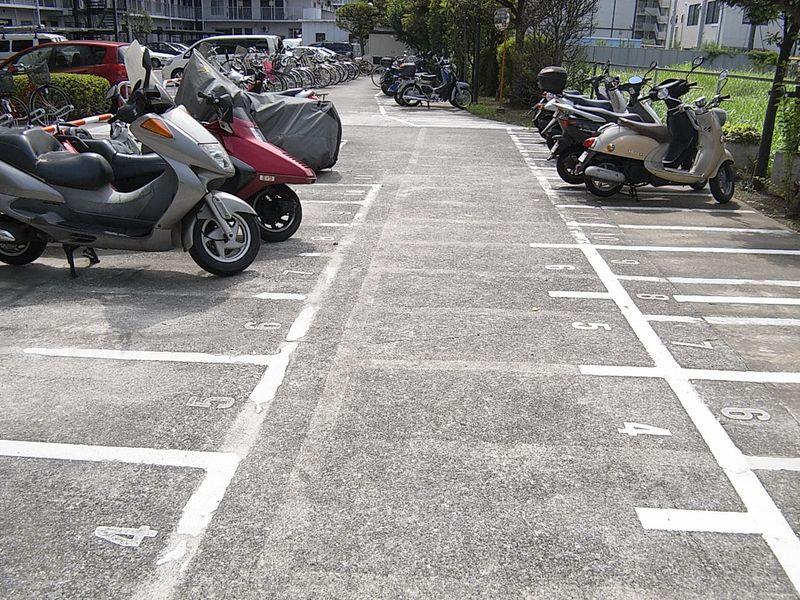 Other common areas. Convenient to go out a little in the bike storage with