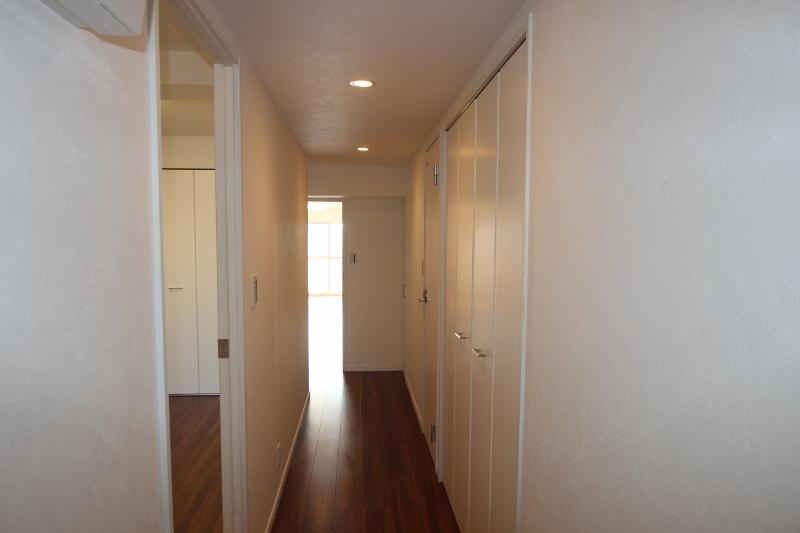 Non-living room. Indoor (12 May 2013) Shooting