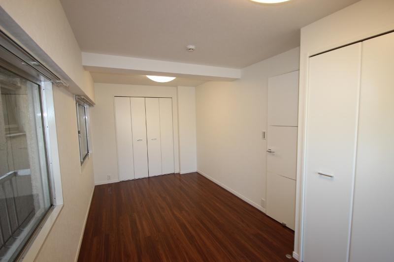 Non-living room. Indoor (12 May 2013) Shooting