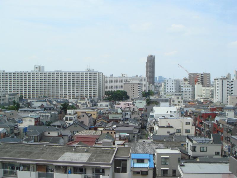 View photos from the dwelling unit. View from the site (November 2013) Shooting
