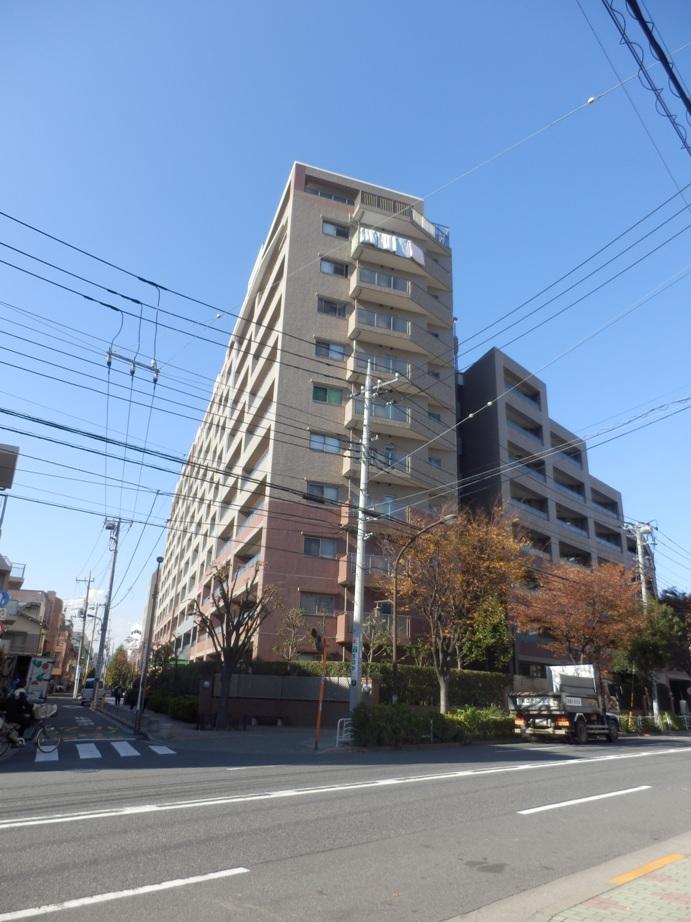 Local appearance photo. Local (11 May 2013) Shooting