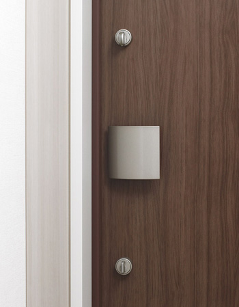 Security.  [Dimple key peace of mind in the double lock specification] Along with the copy of the key to adopt a difficult dimple key, Sickle dead lock is to protect the door from a variety of external force against the door head. Also, Except in normal usage it has adopted a difficult thumb turning measures lock is unlocked by thumb. (Photo double lock / Same specifications)