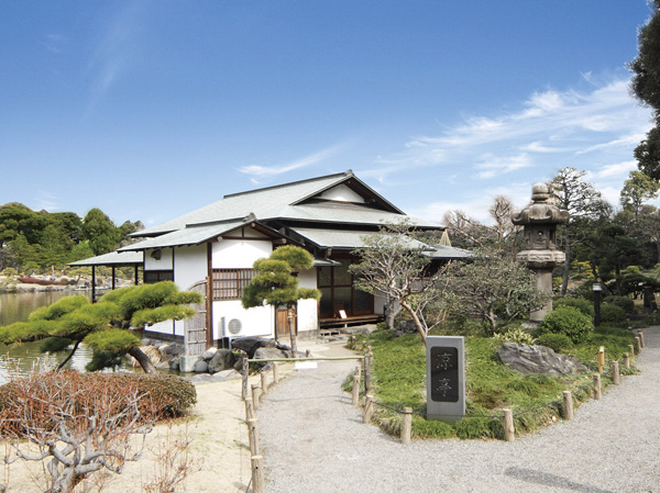 Surrounding environment. Fining garden ・ Park (18 mins, About 1380m)