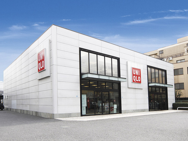 Surrounding environment. UNIQLO Koto Sengoku store (3-minute walk, About 170m)