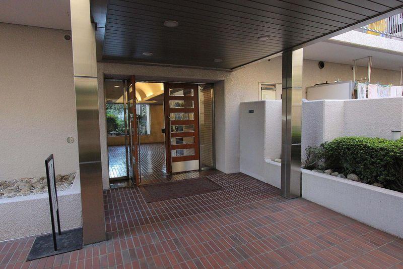 Entrance. Entrance Exterior Photos