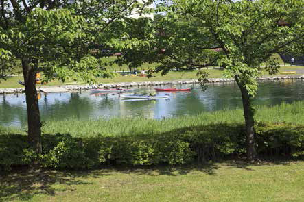 Surrounding environment. Metropolitan Oshima Komatsugawa park (3-minute walk, About 210m)
