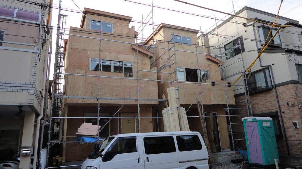 Local appearance photo. Local (10 May 2013) Shooting