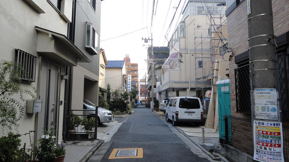 Local photos, including front road. Local (10 May 2013) Shooting