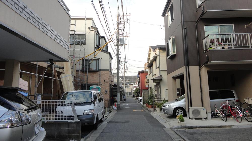 Local photos, including front road. Local (10 May 2013) Shooting