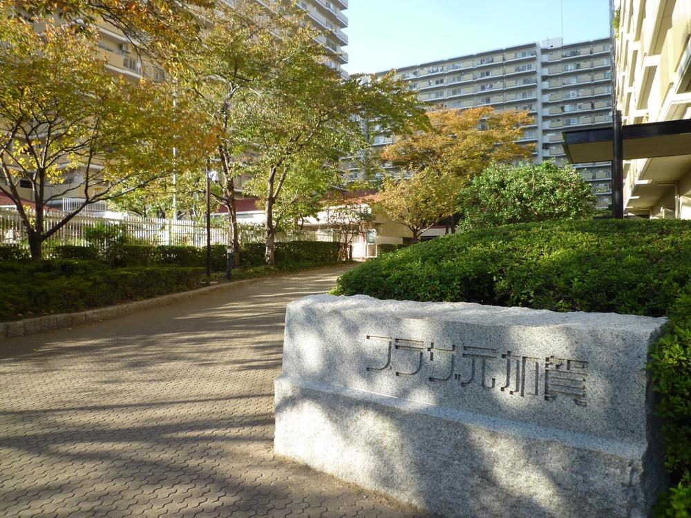 Entrance. Common areas