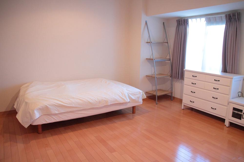 Non-living room. Indoor (12 May 2013) Shooting