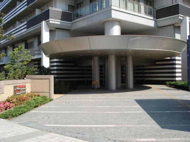 Entrance. The appearance of the luxurious entrance