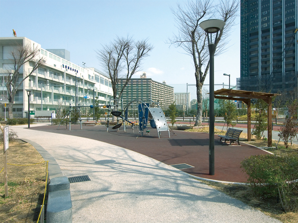 Surrounding environment. Toyosu Sanchome park (about 60m ・ 1-minute walk)