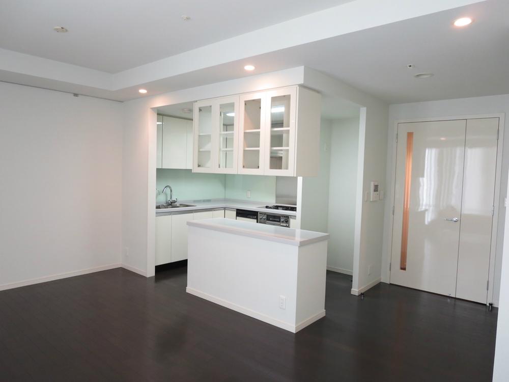 Kitchen. Local (11 May 2013) Shooting