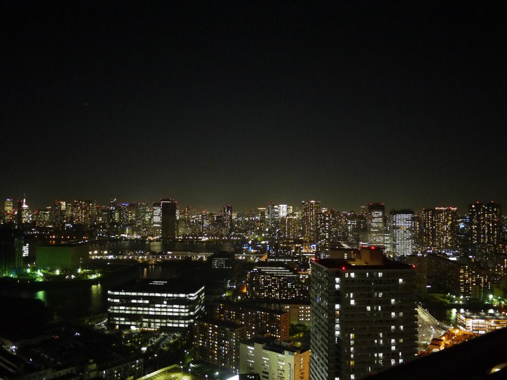 View photos from the dwelling unit. Local (11 May 2013) Shooting