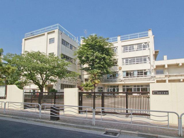 Primary school. 266m up to elementary school in Koto Ward second sand-cho