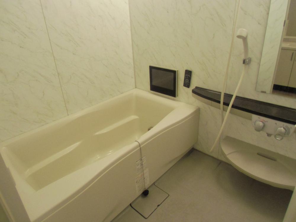 Bathroom. ■ Add-fired function with bathroom ■ Spend a relaxing time at the TV with a bathroom. (Digital terrestrial) Indoor (10 May 2013) Shooting