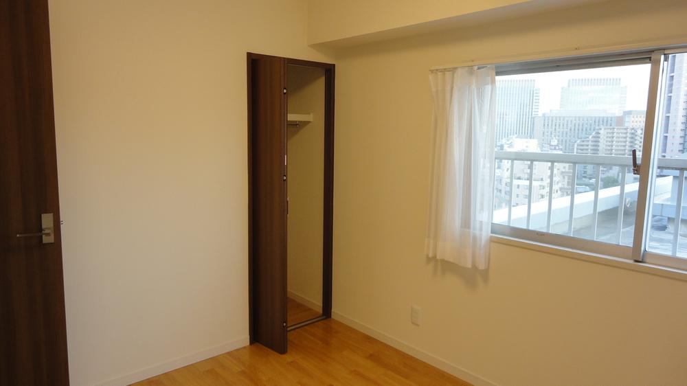 Non-living room. Indoor (11 May 2013) Shooting