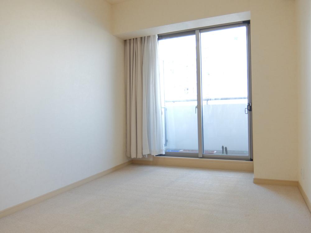 Non-living room. Indoor (12 May 2013) Shooting