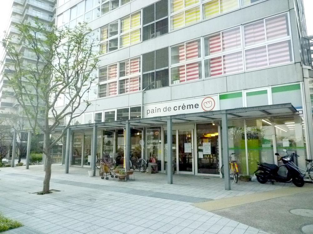 Other. Around convenience facility: delicious freshly baked bread can enjoy "bread ・ Do ・ Clem ".