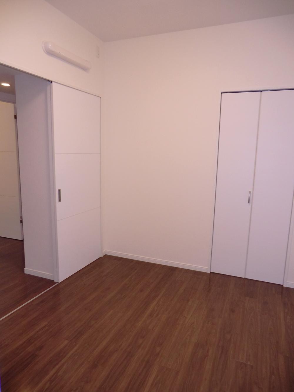 Non-living room. Indoor (12 May 2013) Shooting