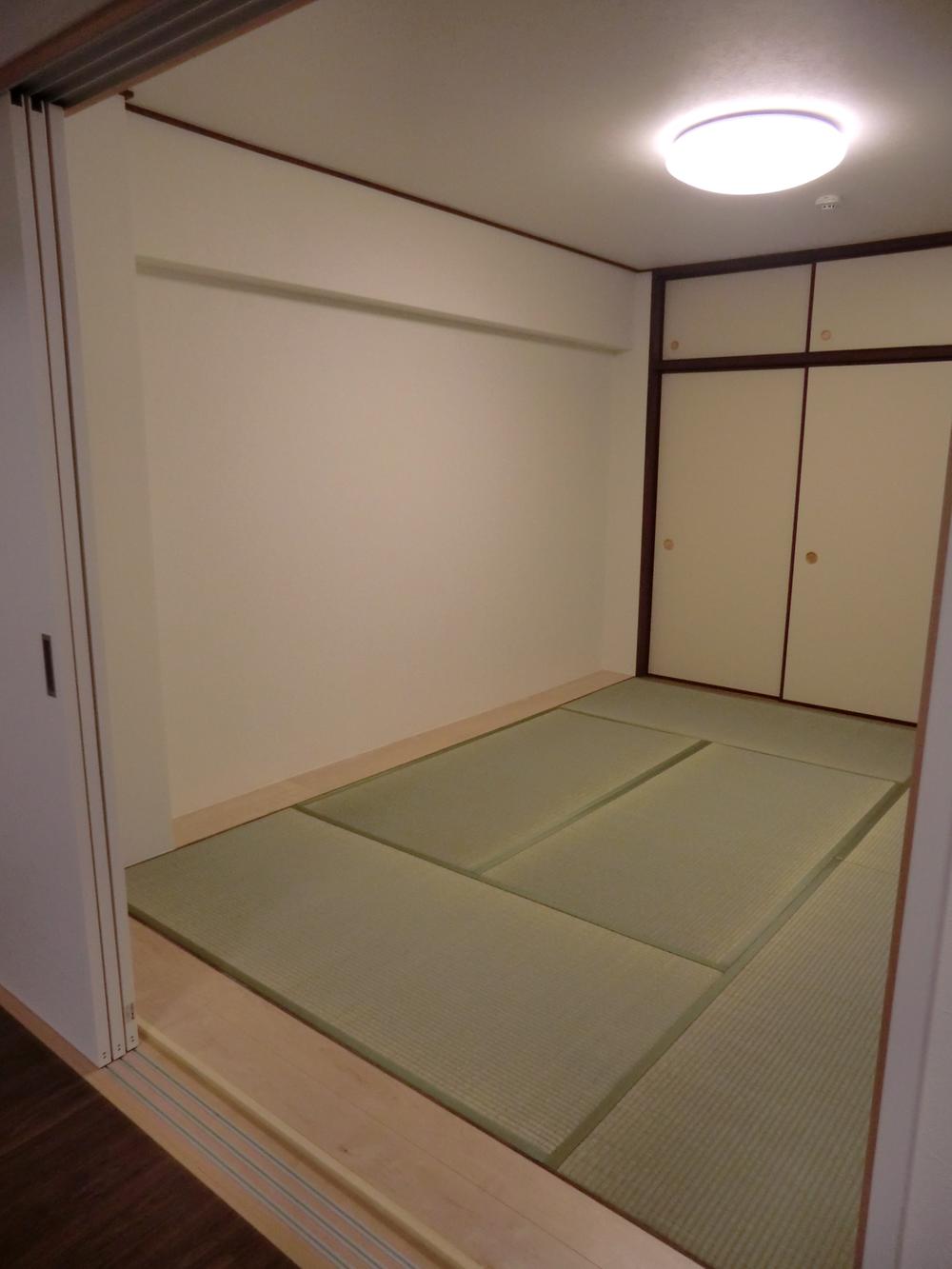 Non-living room. Indoor (12 May 2013) Shooting