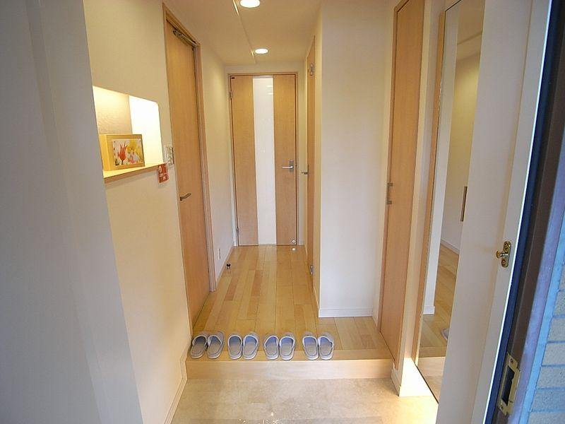 Entrance. Photo of the room visible from the front door