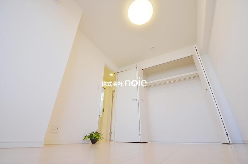 Non-living room. ~ In fact, please check ~