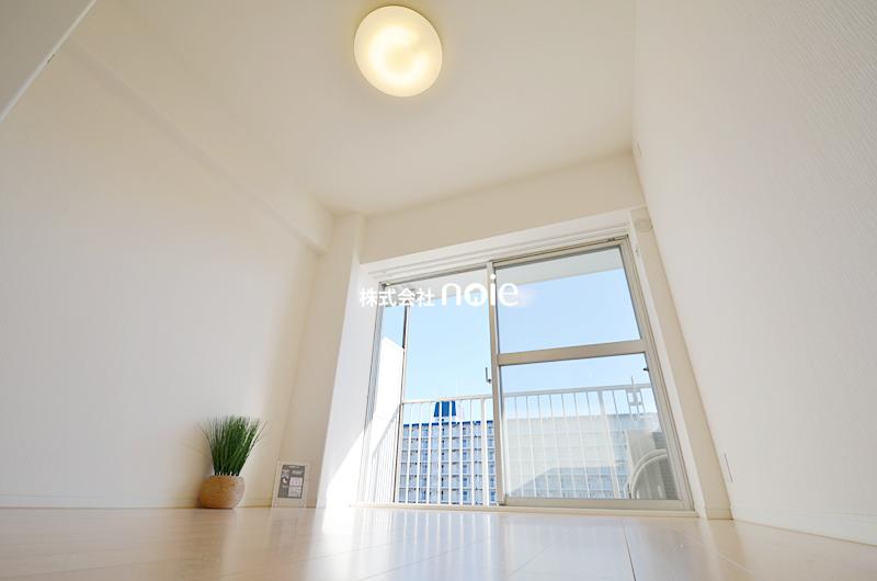 Non-living room. ~ In fact, please check ~