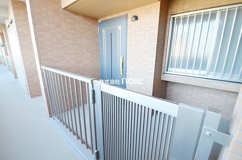 Entrance. ~ In fact, please check ~