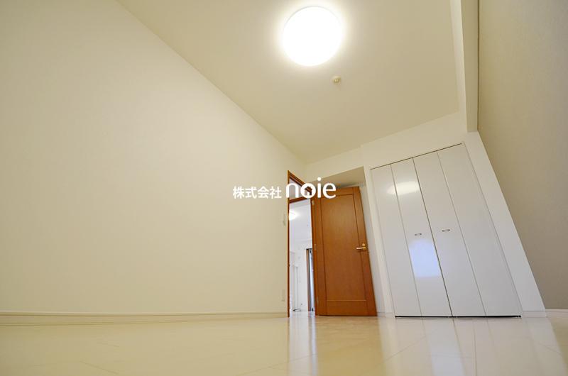 Non-living room. ~ In fact, please check ~